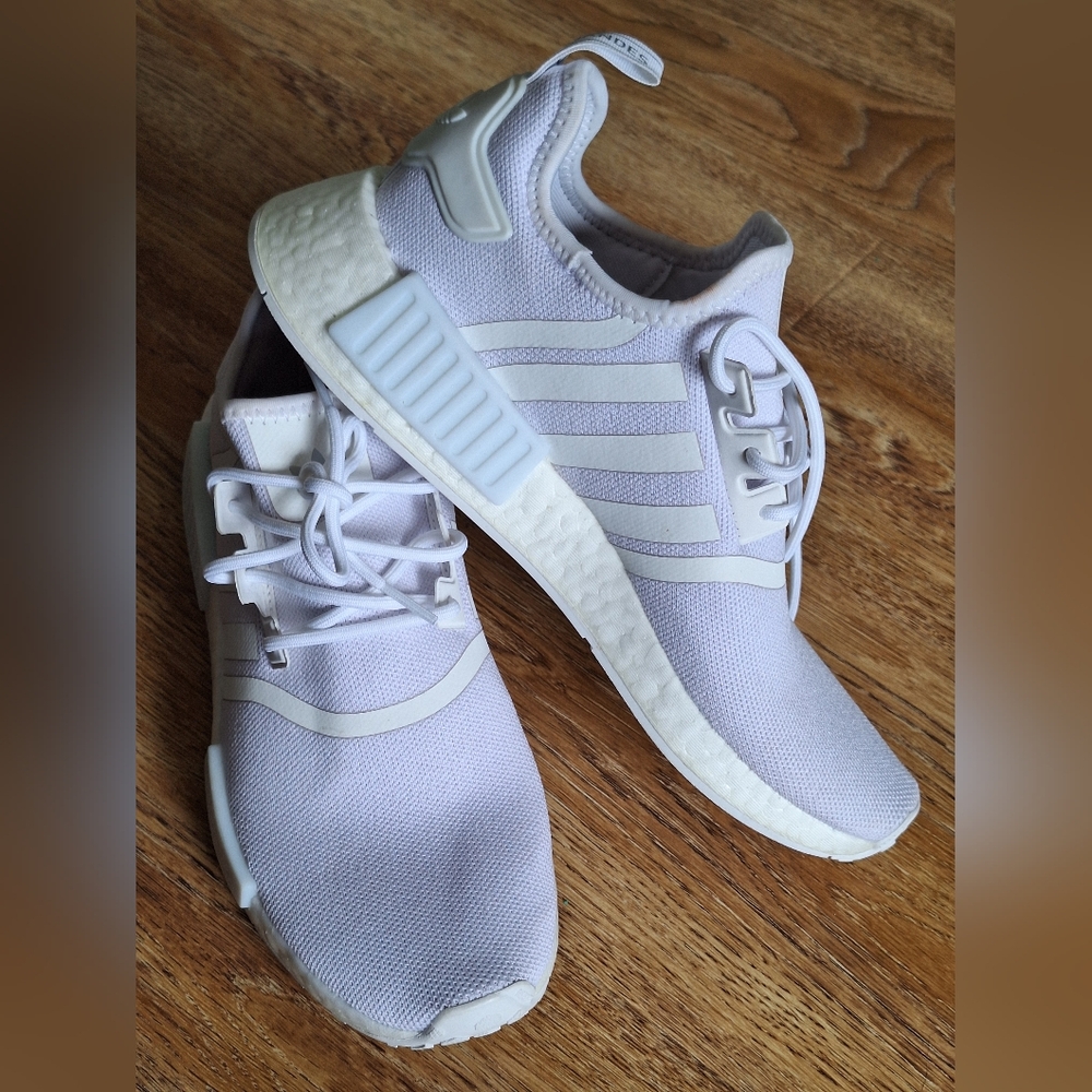adidas Women's NMD R1 Primeblue Triple White Skate Shoes/Sneakers Size 9 US - Picture 3 of 16